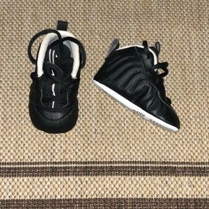 Infant Nike foams
